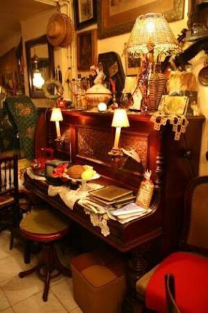 Calgary Antik Drinkbár